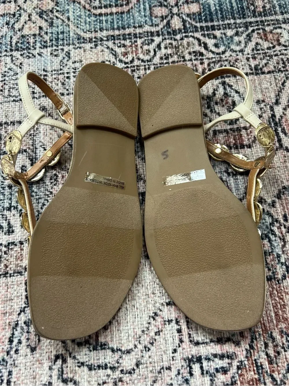 Dolce Vita Jorjie Neutral T-Strap Sandals Hammered Gold Coin Accents Size 8.5